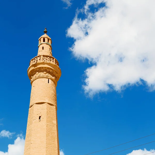 En el minarete de Iran cerca del cielo — Foto de Stock