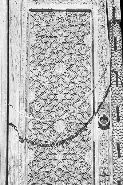 イランの古い木製のドアに — ストック写真