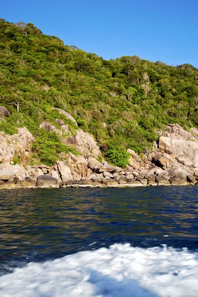 Kho tao coastline      rocks  froth  south china sea — Stock Photo, Image