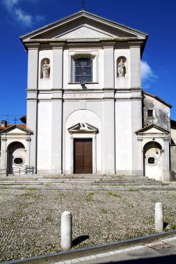 SUMIRAGO eski soyut duvar ve kilise kule  