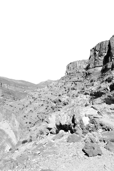 In oman la vecchia gola di montagna e canyon il cielo nuvoloso profondo — Foto Stock