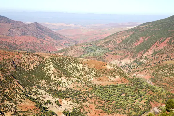 Dades Vadisi atlas Afrika zemin ve kırmızı — Stok fotoğraf