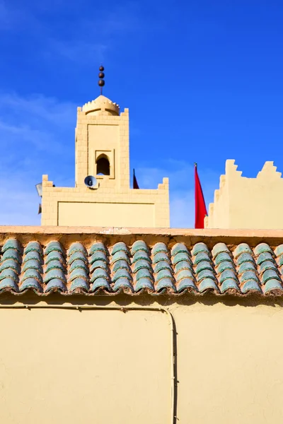 Symbolem historie v Maroku zelené střechy dlaždic vlajky — Stock fotografie