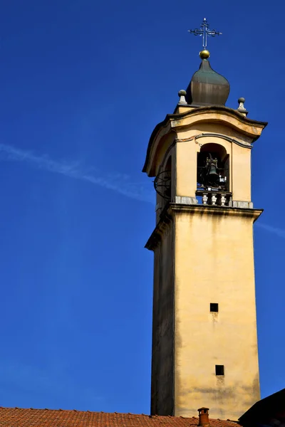 Vinago velho abstrato torre sino ensolarado — Fotografia de Stock