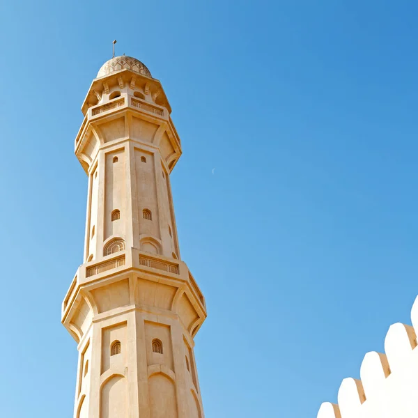Hos omreisende moskeen, minareten og religionen – stockfoto