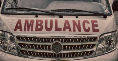   bir ambulans kavramı tıbbi bakım kaporta