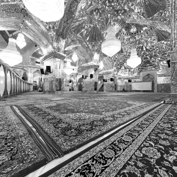 Внутри Старинного Старинного Здания Стеклом Зеркалом Традиционной Исламской Архитектуры — стоковое фото