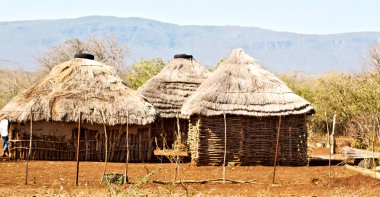  Lesotho sokak köyde avlu yakınındaki