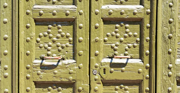 W Włochy antyczne drzwi wejście — Zdjęcie stockowe
