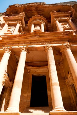  eski manastır güzel dünyasına merak ediyorum