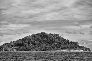 bir tekne güzellikler kıyı şeridi deniz ve rock 