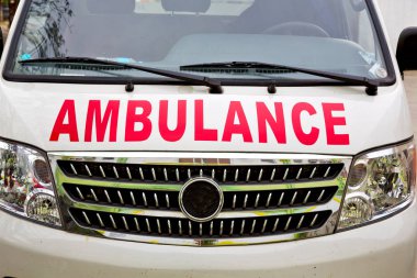   bir ambulans kavramı tıbbi bakım kaporta