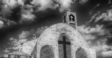  chatolic Kilisesi ve haç