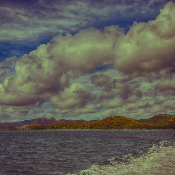 ボートと太平洋からの眺め — ストック写真