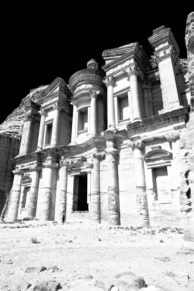 Il sito antico di Petra in Giordania il monastero — Foto Stock