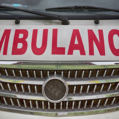  bir ambulans kavramı tıbbi bakım kaporta