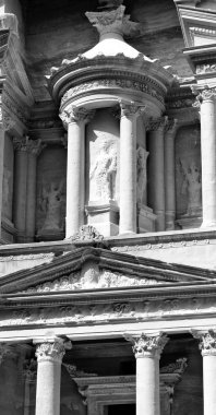  eski manastır güzel dünyasına merak ediyorum