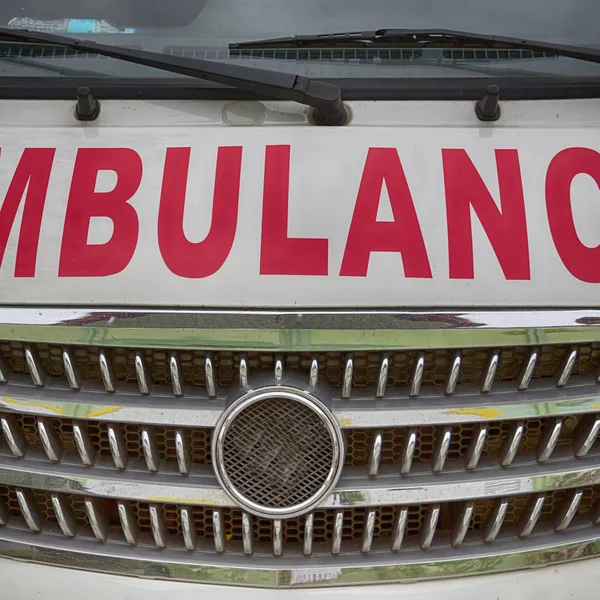   bir ambulans kavramı tıbbi bakım kaporta