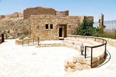 eski kast ve kulesine gökyüzünde