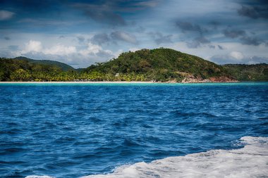   Tekne ve Pasifik Okyanusu görünümünden   