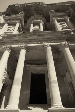  eski manastır güzel dünyasına merak ediyorum