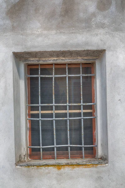 En italia antigua ventana histórica — Foto de Stock