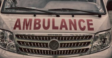   bir ambulans kavramı tıbbi bakım kaporta