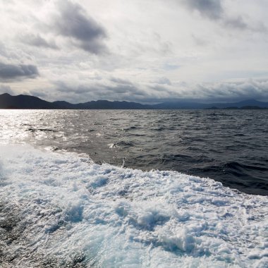 Pasifik Okyanusu bulutlar ve ışıklar 