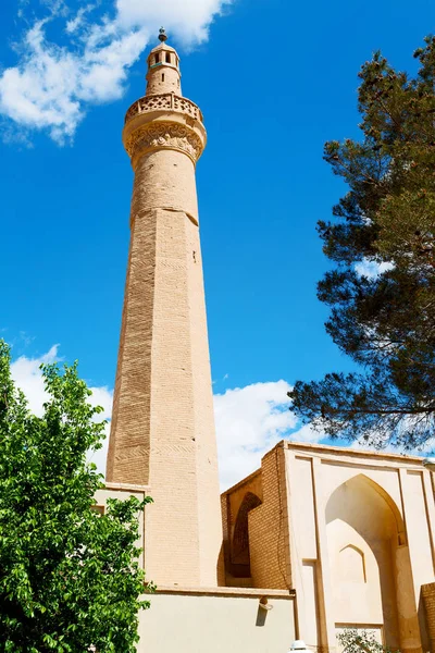 In iran minareto vicino al cielo — Foto Stock