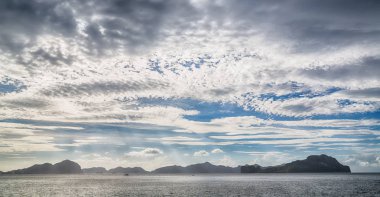 Pasifik Okyanusu bulutlar ve ışıklar 