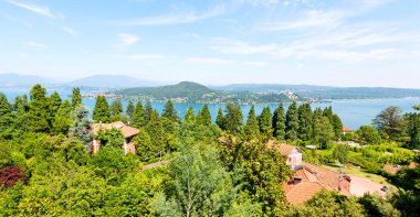 İtalya manzara Panoraması göl ve dağ içinde 