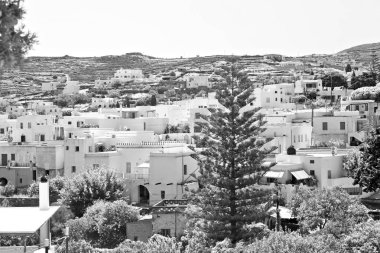    eski ev ve beyaz renk