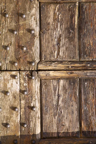 Samarate astratto marrone bussare chiuso legno lombardia italia — Foto Stock