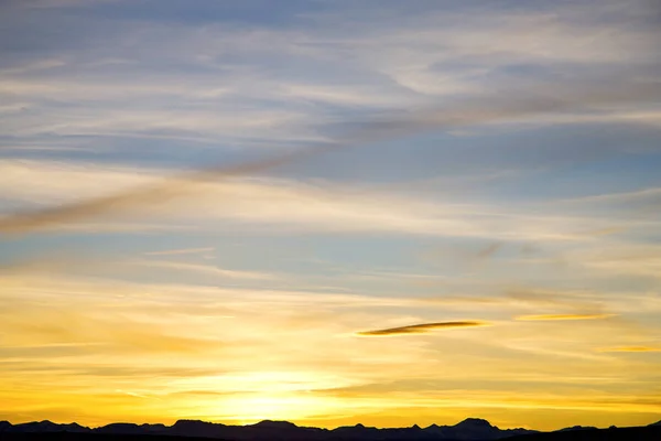 Im farbigen Himmel weicher abstrakter Hintergrund — Stockfoto