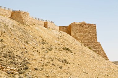 eski kast ve kulesine gökyüzünde