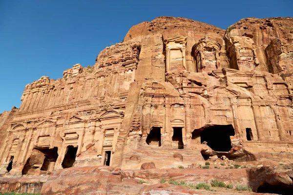 Tumba en el sitio antiguo de petra en Jordania —  Fotos de Stock