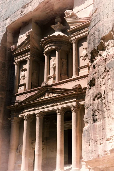 Eski manastır güzel dünyasına merak ediyorum — Stok fotoğraf