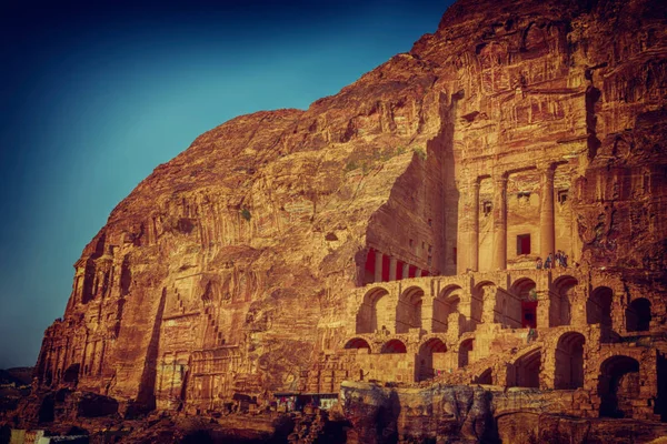 Tombeau dans le site antique de petra en jordan — Photo