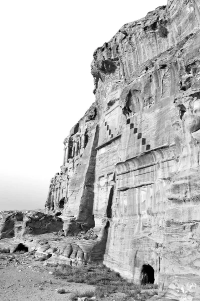 Tumba en el sitio antiguo de petra en Jordania — Foto de Stock