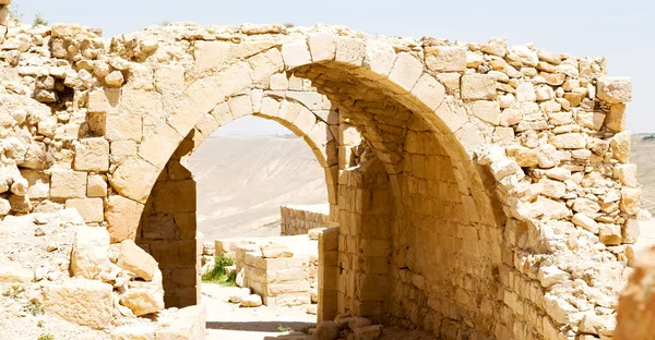 eski kast ve onun kalıntıları gökyüzünde