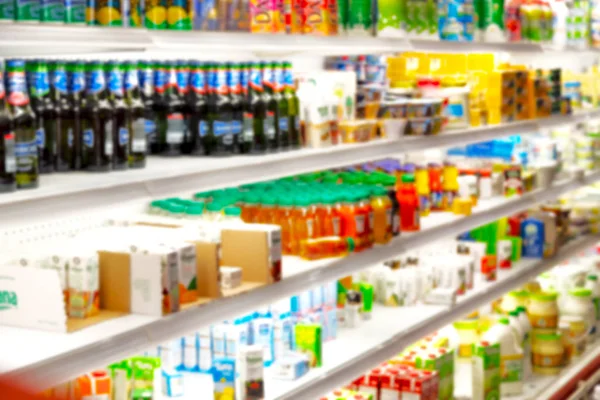 Cheio de cores borradas no supermercado — Fotografia de Stock