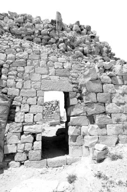 eski kast ve kulesine gökyüzünde