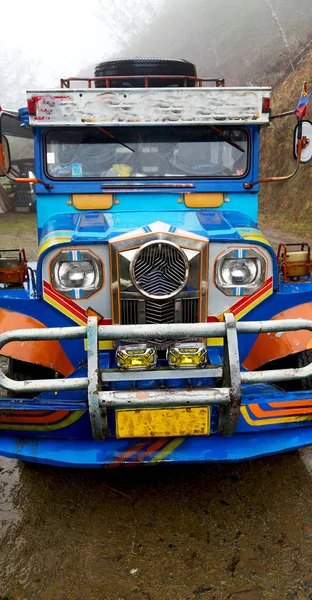 En Asia philipphines el autobús típico —  Fotos de Stock