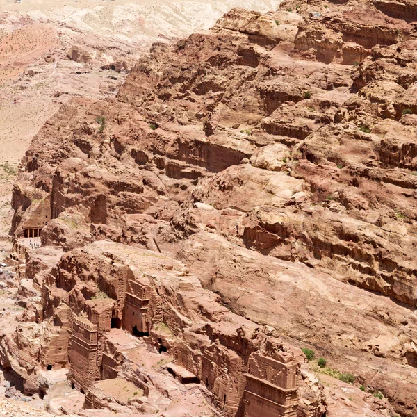 Tumba no sítio antigo de petra na Jordânia — Fotografia de Stock