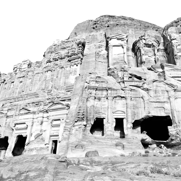 Tumba en el sitio antiguo de petra en Jordania — Foto de Stock