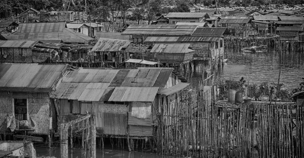 house in the  slum for poor  people