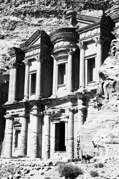 De antieke site van petra in Jordanië het klooster — Stockfoto