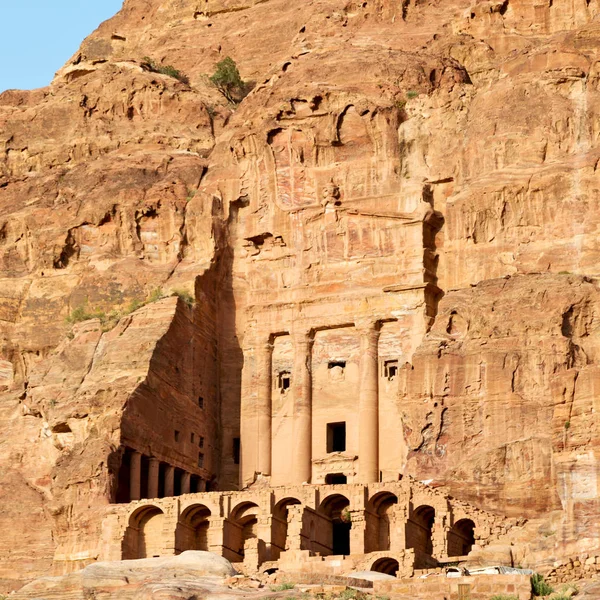 Ürdün'de petra antik sitenin kabirde — Stok fotoğraf