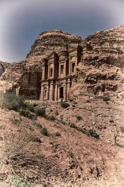 Le site antique de Pétra en jordan le monastère — Photo
