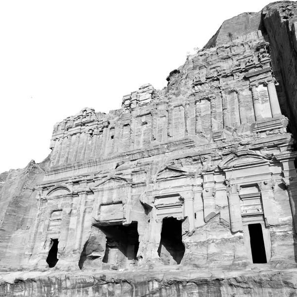 Tumba en el sitio antiguo de petra en Jordania — Foto de Stock